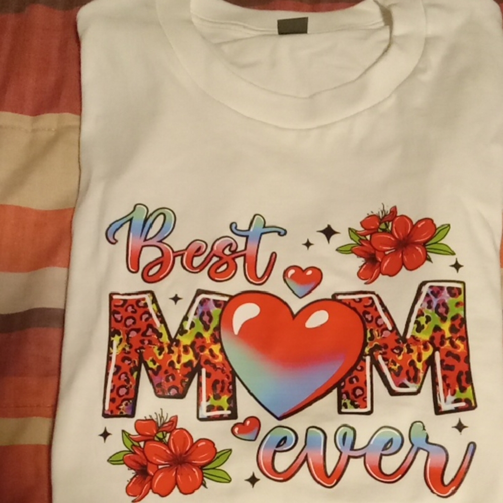 Best Mom Ever Graphic T-Shirt